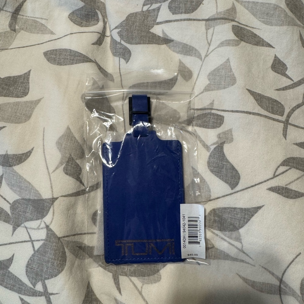 NWT Tumi luggage tag